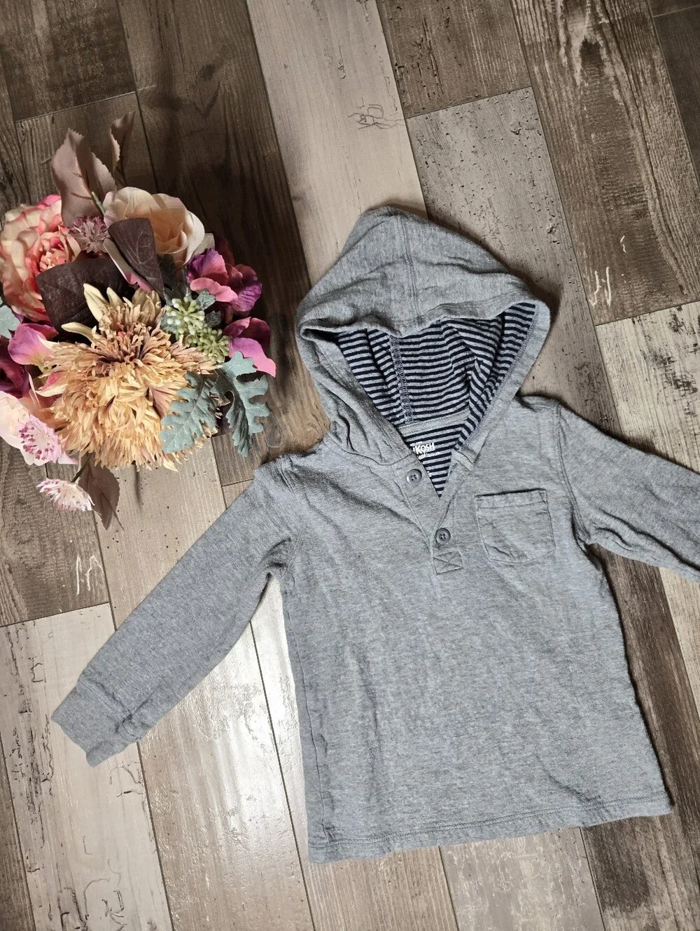 OshKosh B’gosh Gray Hooded Long-Sleeve Top – Boys 4T